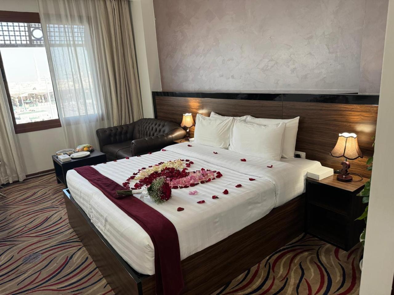 Hayah Golden Hotel Medina Bagian luar foto